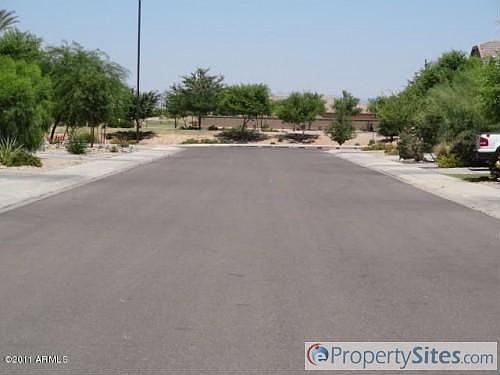 5th image of 1161 W Desert Hollow Dr