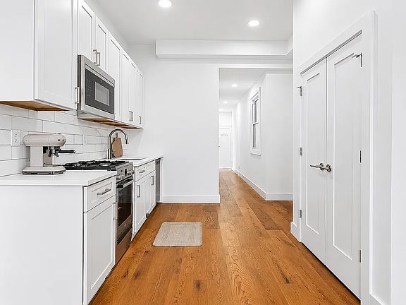 2nd image of 575 Morgan Ave #2