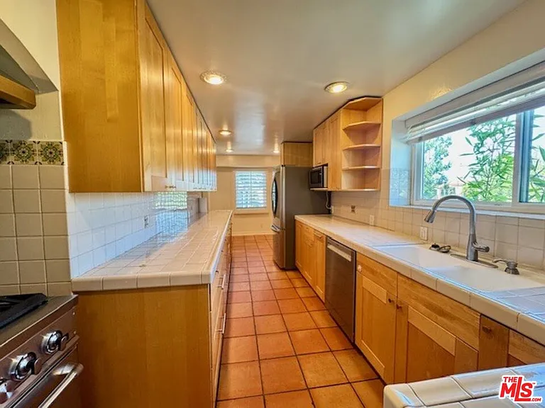 8283 W 4th St — Photo 15