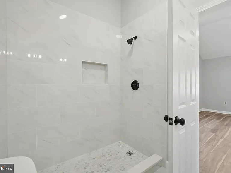 2500 S Eads St — Photo 20