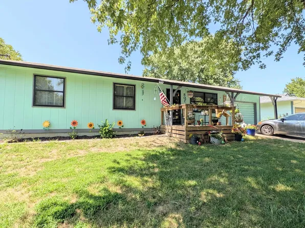 801 Oakwood Dr, Emporia, KS 66801