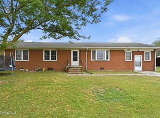 873 Huffmantown Rd, Richlands, NC 28574