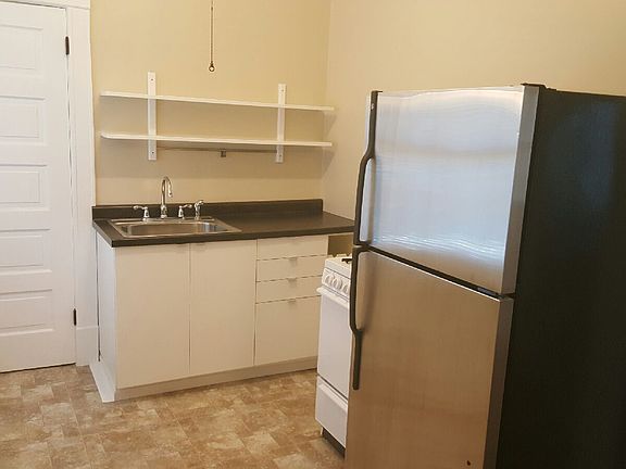 4th image of 439 Wheeler St N APT 1