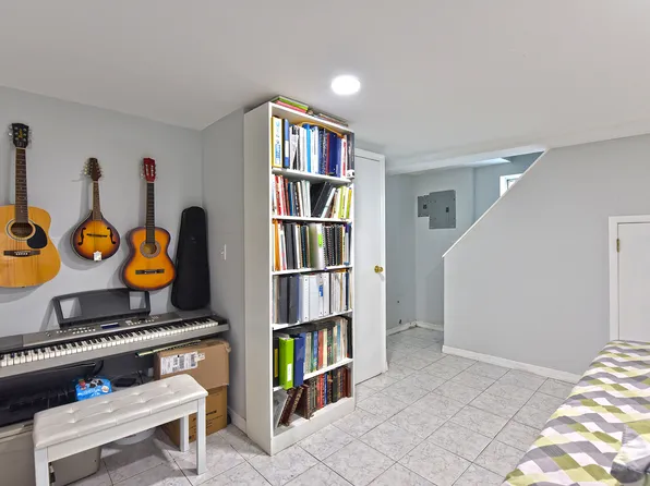 1229 East 37th Street image 17 of 23