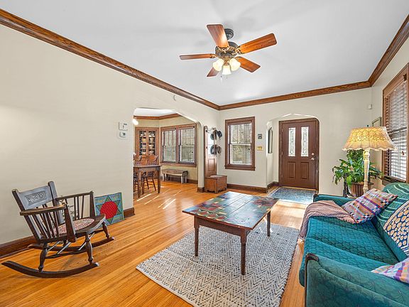 3rd image of 733 Sherwood Ave