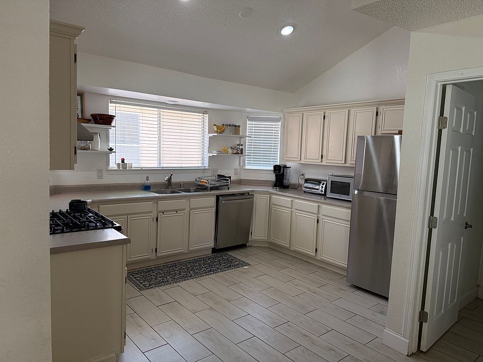 1st image of 6921 Canyon View Ln