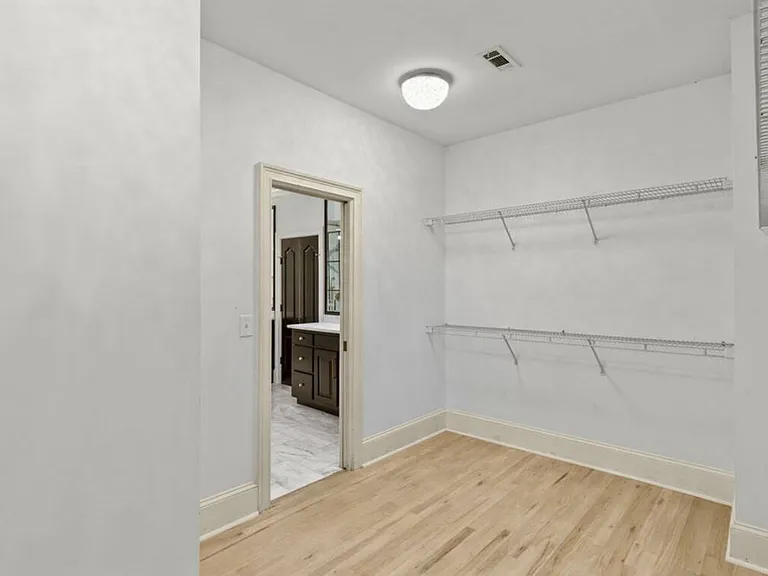 5390 Harrowood Ln — Photo 37