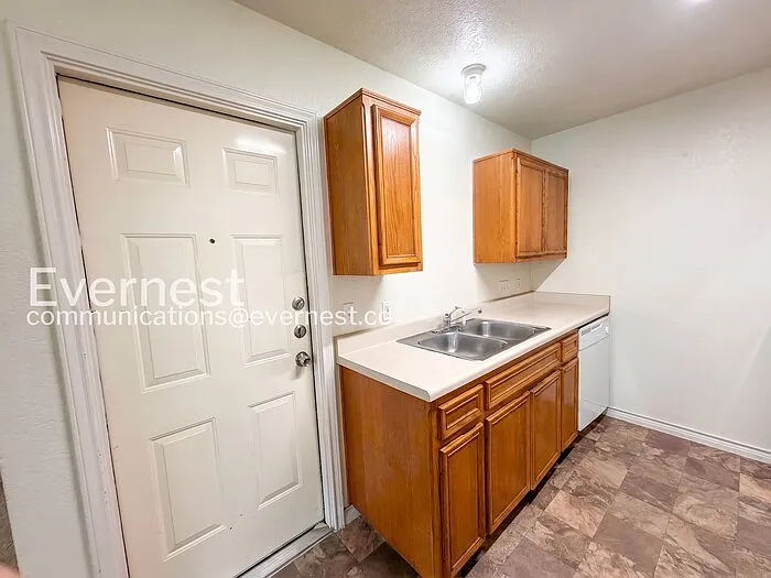 202 Tamara Dr #B — Photo 3