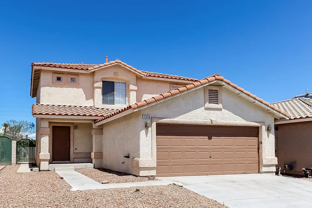3 bed, 2.5 bath, 1429 sqft, $2,050 — Photo 4