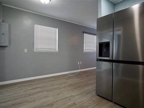 5th image of 312 Mountain Dr