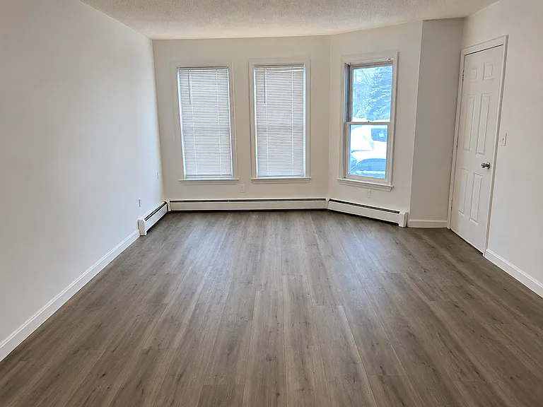 47 4th Ave #1 — Photo 4