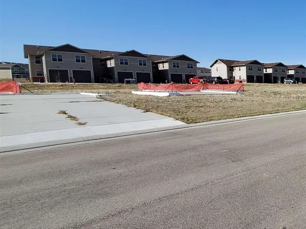 102 14th St NE, Tioga, ND 58852