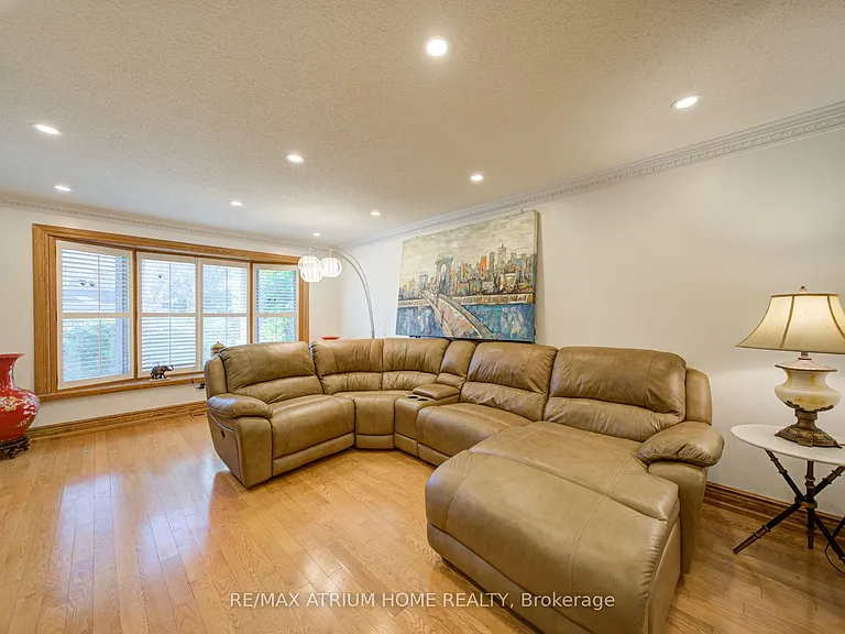 8 Patrick Blvd — Photo 9