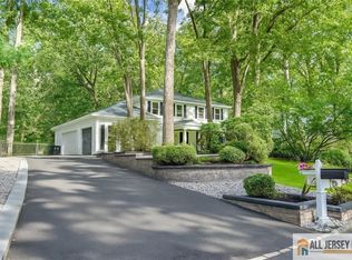 15 Crommelin Ct, East Brunswick, NJ 08816