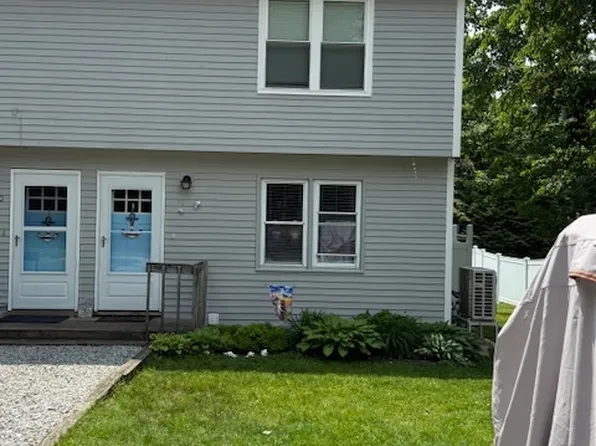 92 Laurelwood Drive, East Lyme, CT 06357