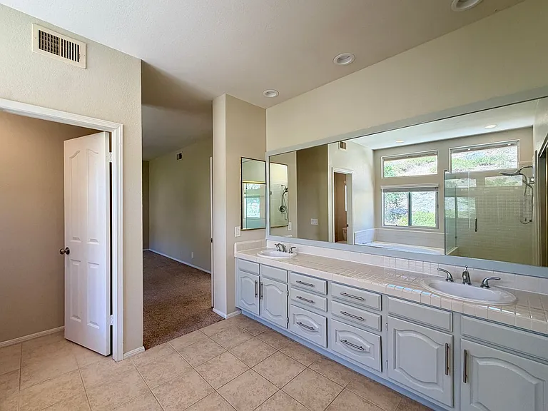 3366 Waterford Dr — Photo 27