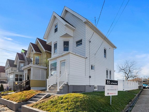 3rd image of 27 La France Ave