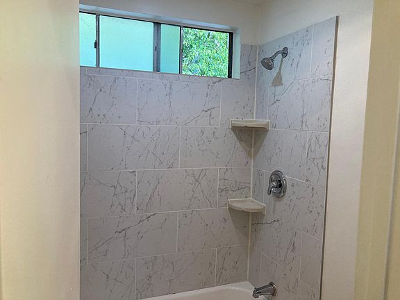 4th image of 1435 E Wilson Ave #207