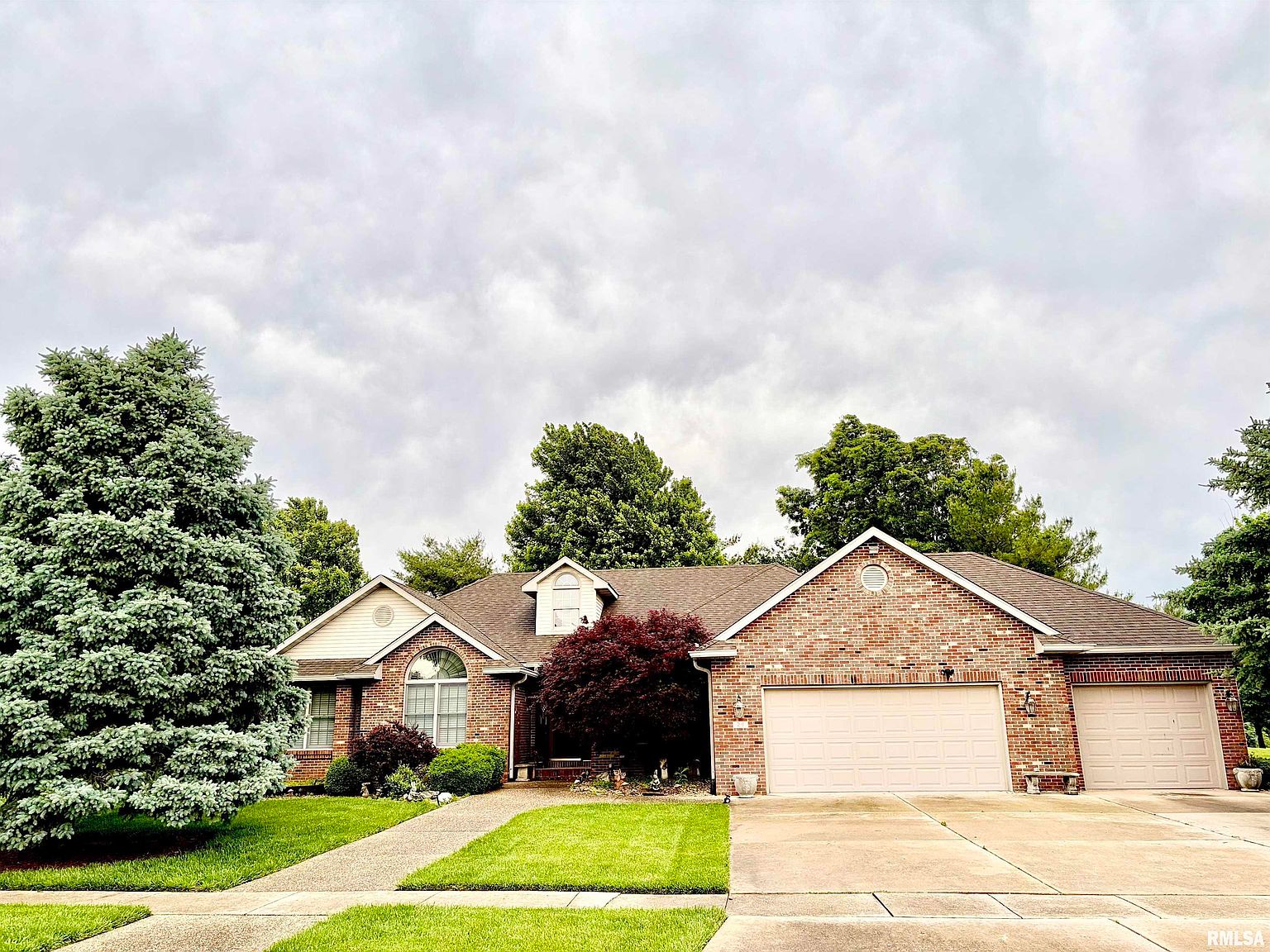 24 Wadsworth Dr