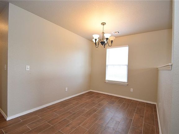 2nd image of 815 Tunbridge Dr