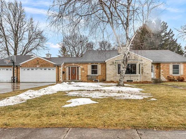 2215 Illinois Ave, New Holstein, WI 53061