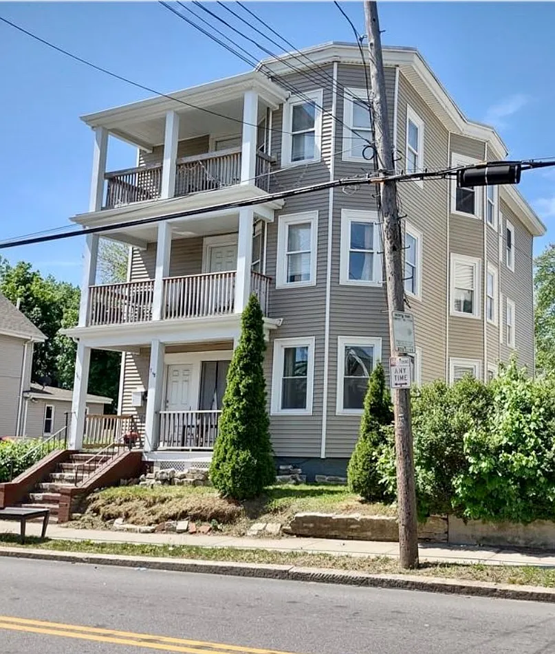 Building Photo - 746 Douglas Ave #2