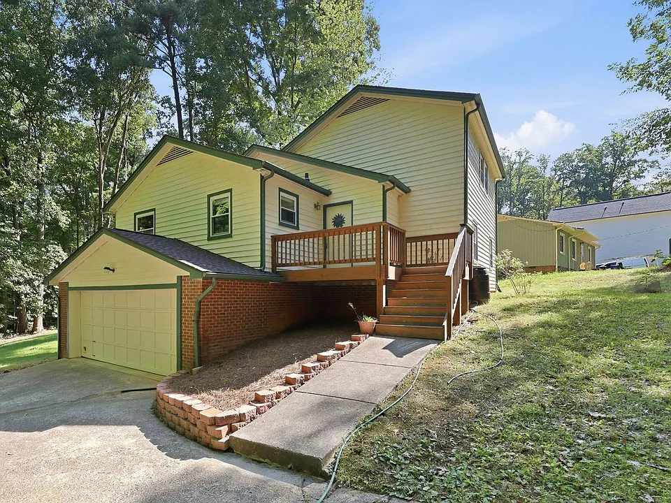 11129 Lakeshore Dr