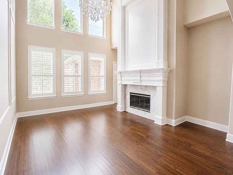 4453 Red Barn Dr — Photo 4