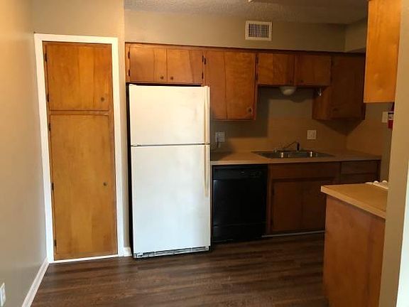 3rd image of 5046 Meandering Ln APT A