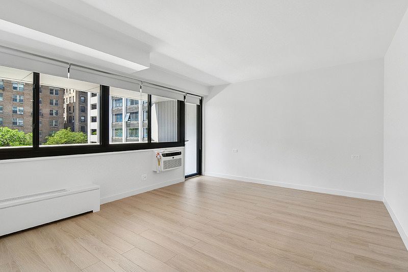 2nd image of 561 Amsterdam Ave #4P
