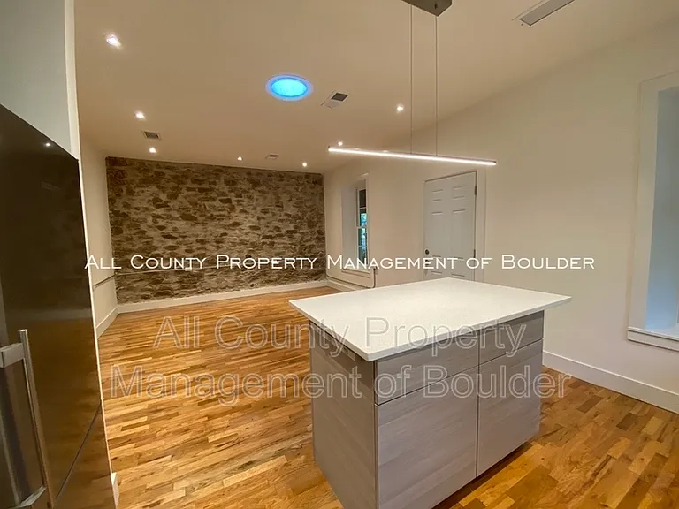528 Pearl St — Photo 7