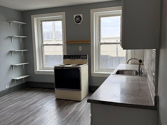 2nd image of 2731 E Cumberland St #3