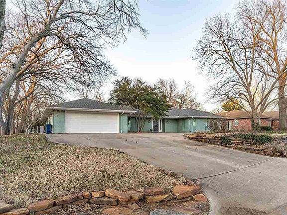3rd image of 2406 W 10th Ave