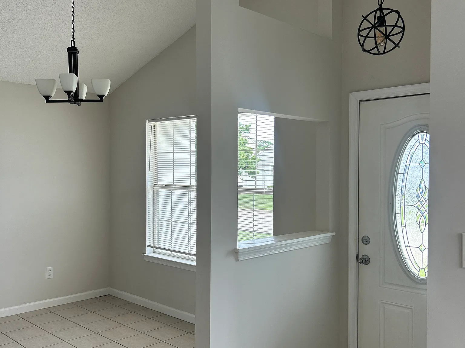 3 bed, 1239 sqft, $2,675 — Photo 2