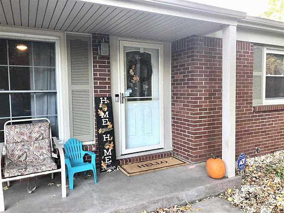 2nd image of 1606 Illini Dr