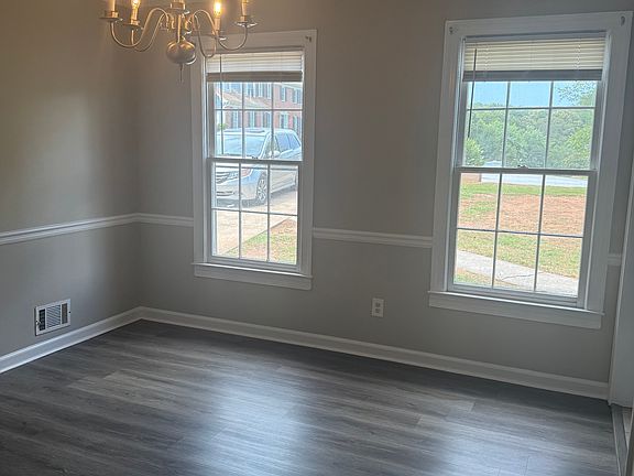 2nd image of 131 Thornbush Trce