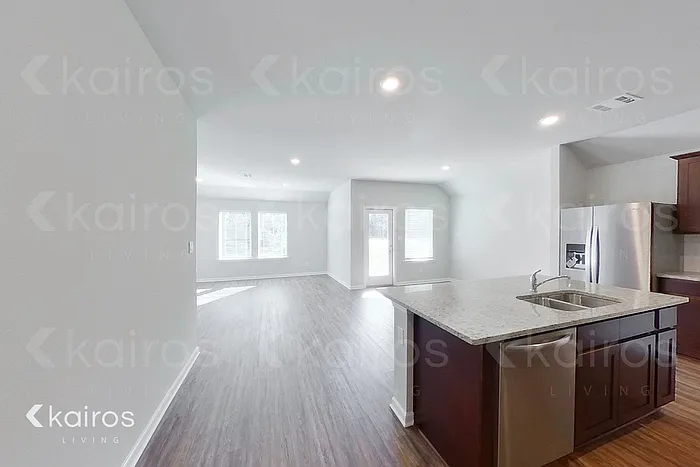 4 bed, 2.0 bath, 1836 sqft, $2,125 — Photo 3