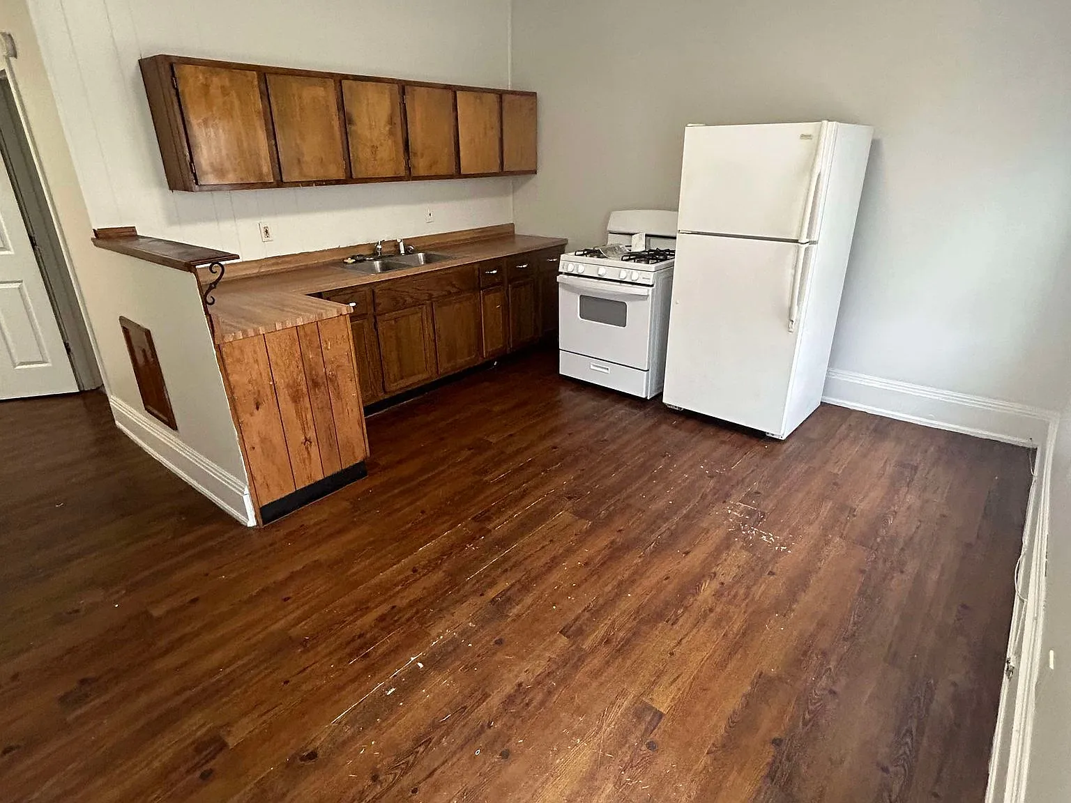 402 Elm St — Photo 3