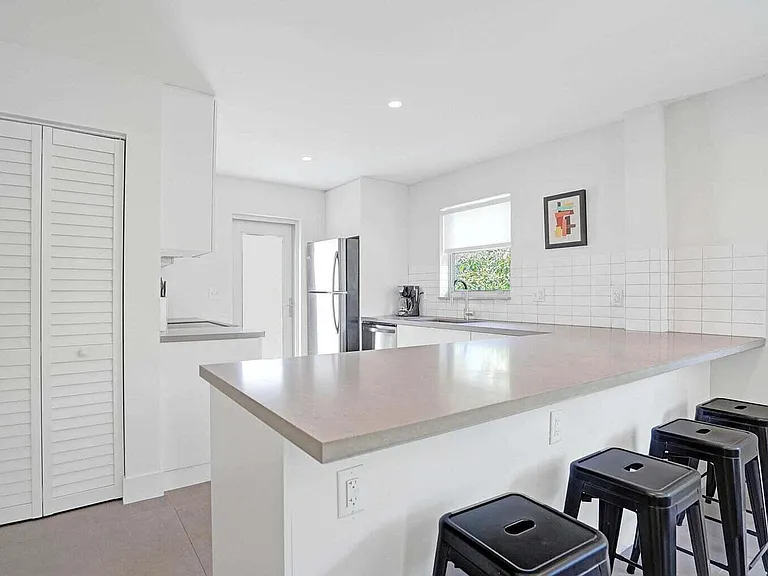625 NE 13th Ave #3 — Photo 22