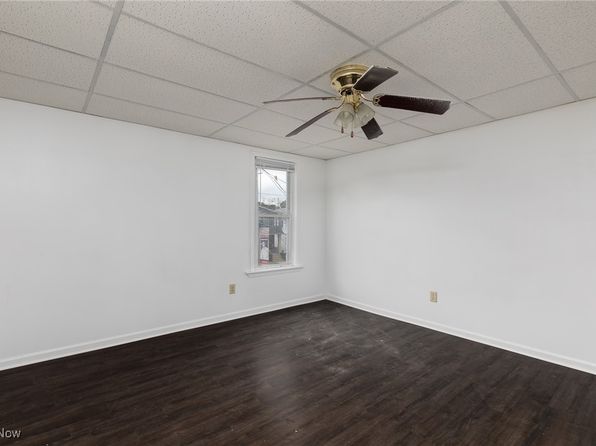 29449 Euclid Ave, Wickliffe, OH 44092