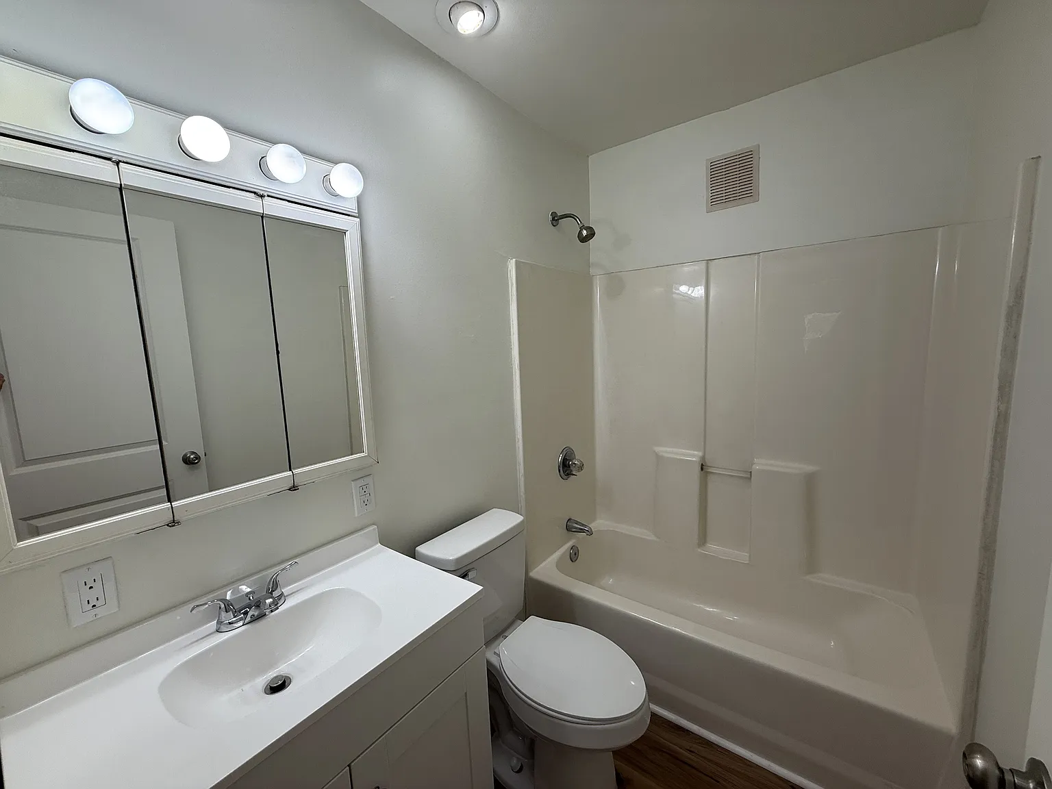 1302 Highland Avenue - 1 — Photo 4