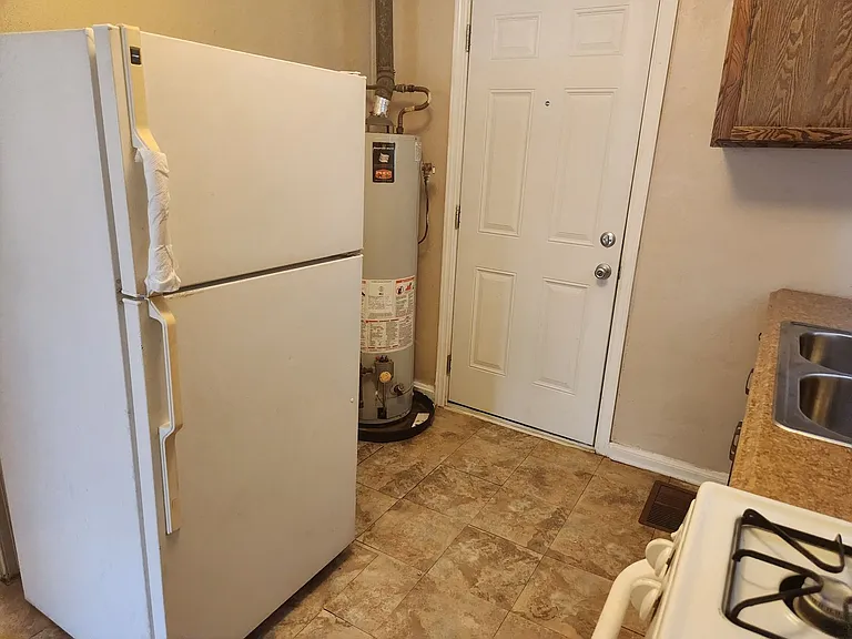 3128 Carver St — Photo 6