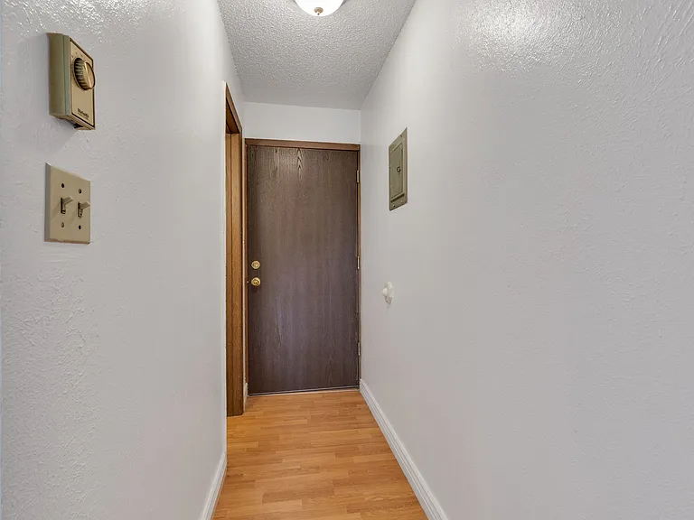 South Street Apartments — Photo 10