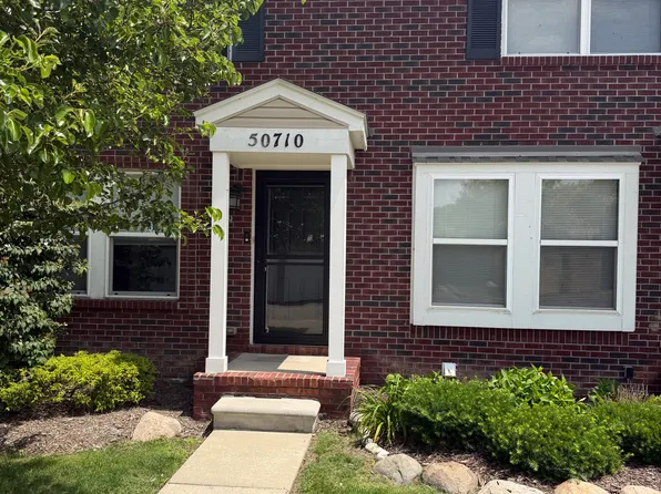 50710 Woodbury Dr, New Baltimore, MI 48047