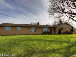 11450 Hyne Rd, Brighton, MI 48114