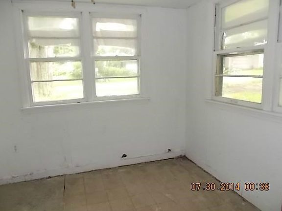 5th image of 41 Dahlia Dr