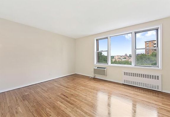 2nd image of 3475 Greystone Ave APT 6D