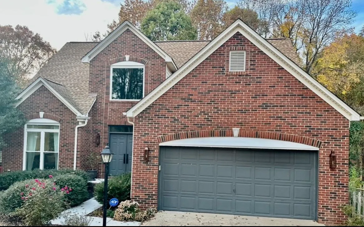 519 Delburg St — Photo 2