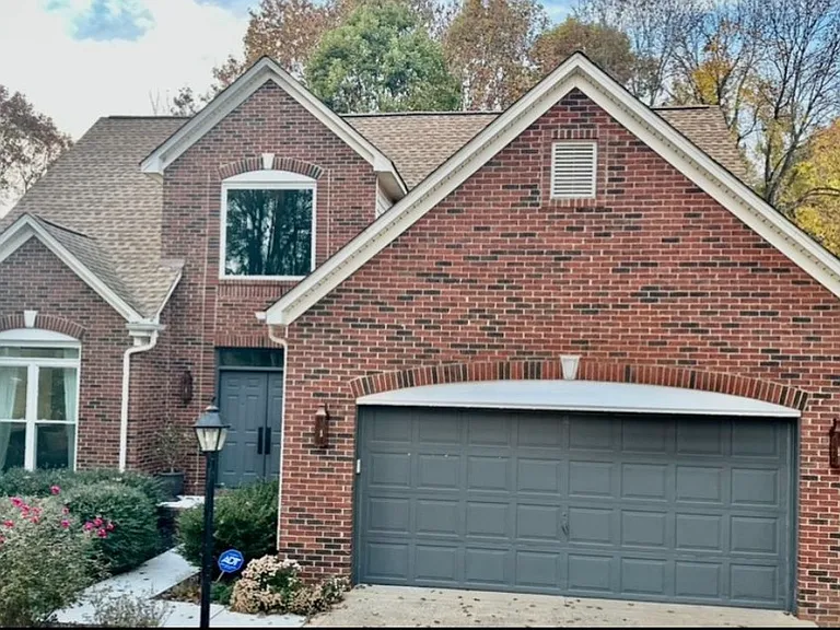 519 Delburg St — Photo 2