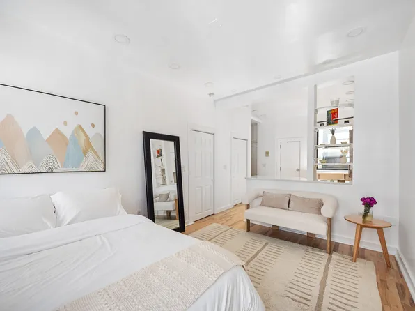 13 Downing Street image 3 of 7